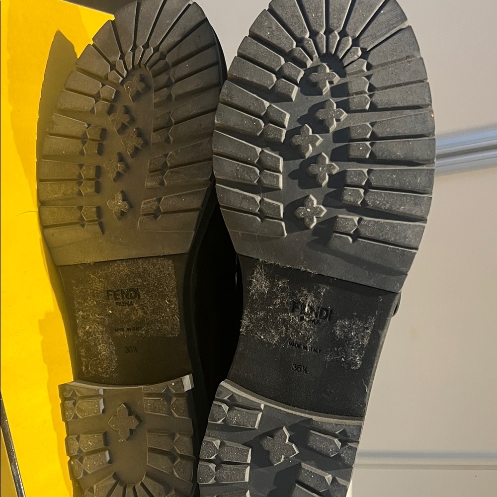 Fendi Black and Green Ankle Boots with Floral Design - Picture 6 of 7